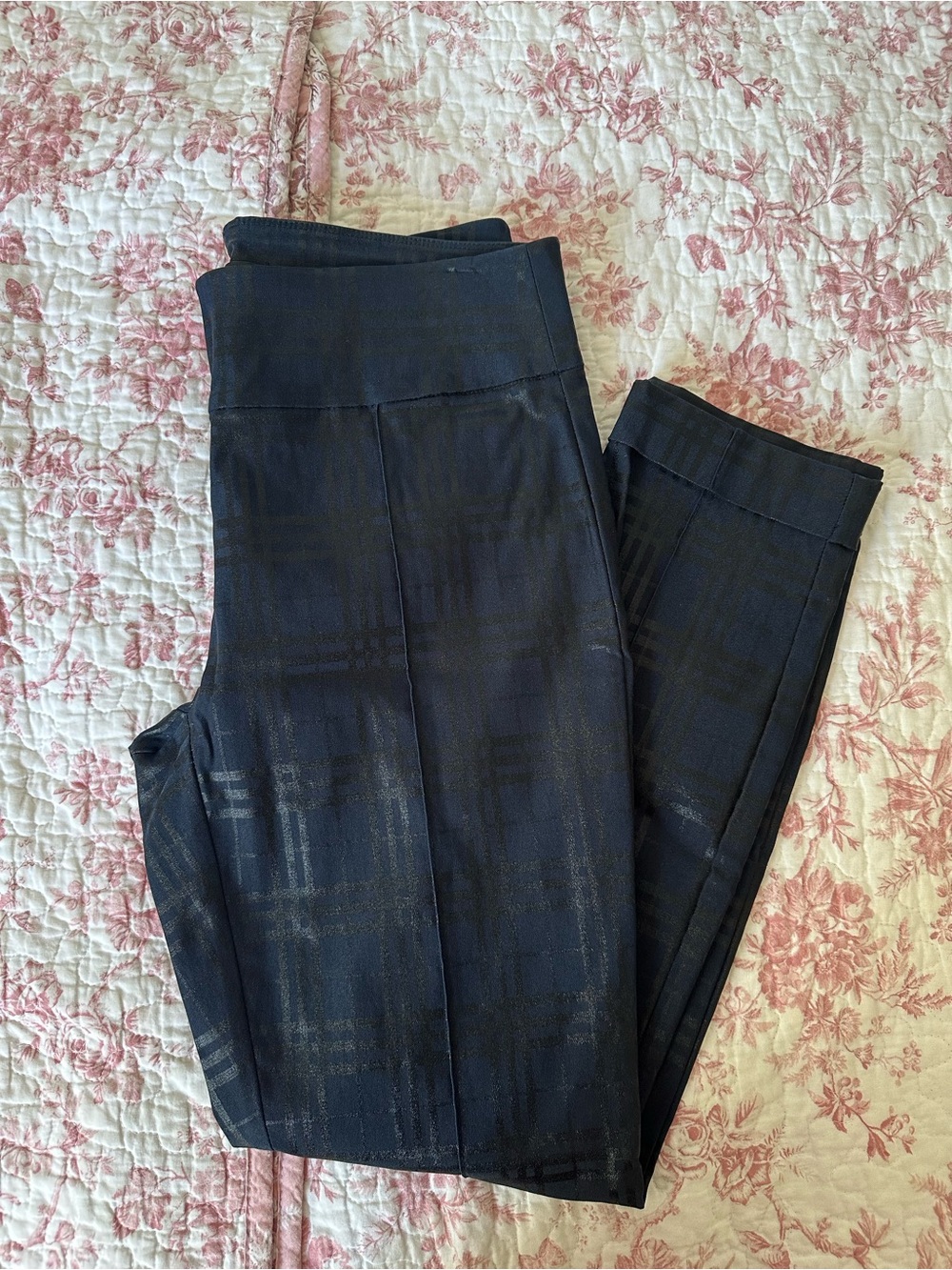 Lord and Taylor navy plaid high-waisted trousers size 6P